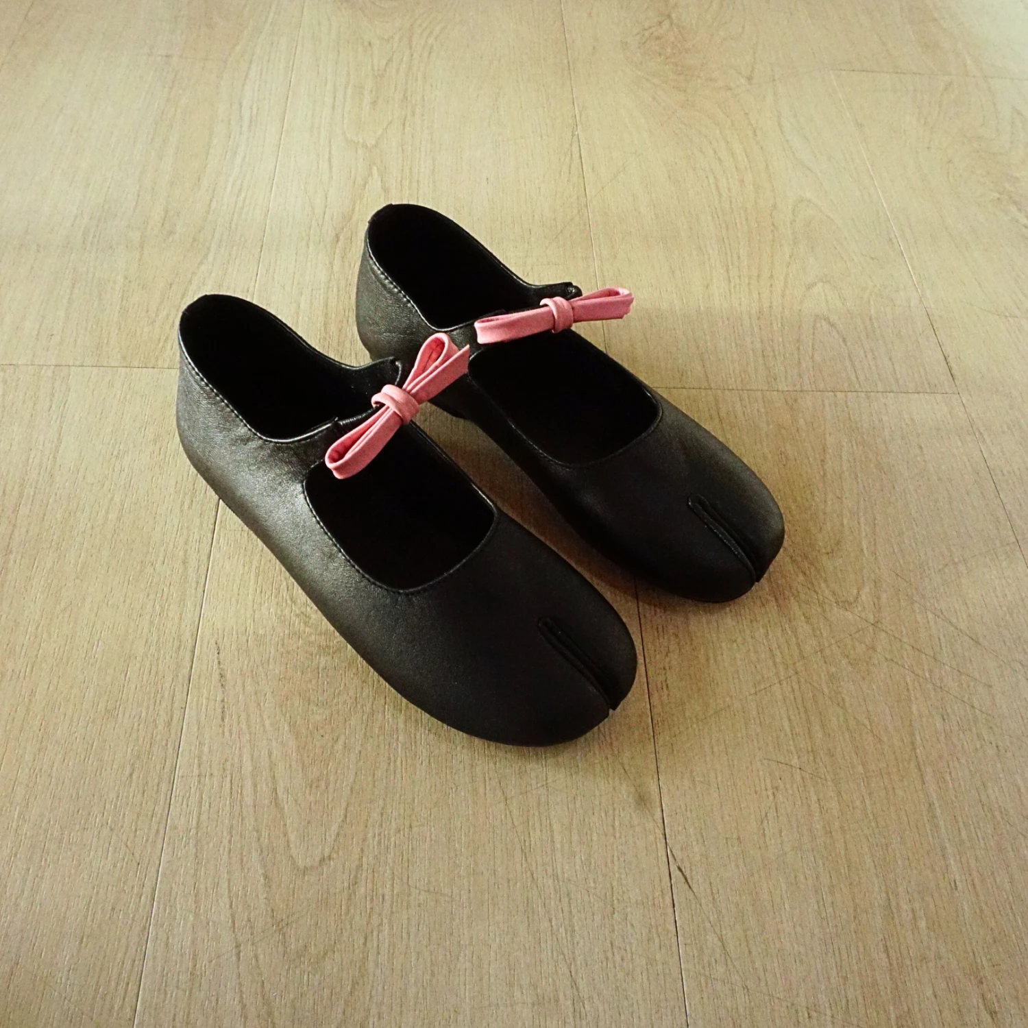 Chou Tabi Flat (Genuine Leather) - Image 3