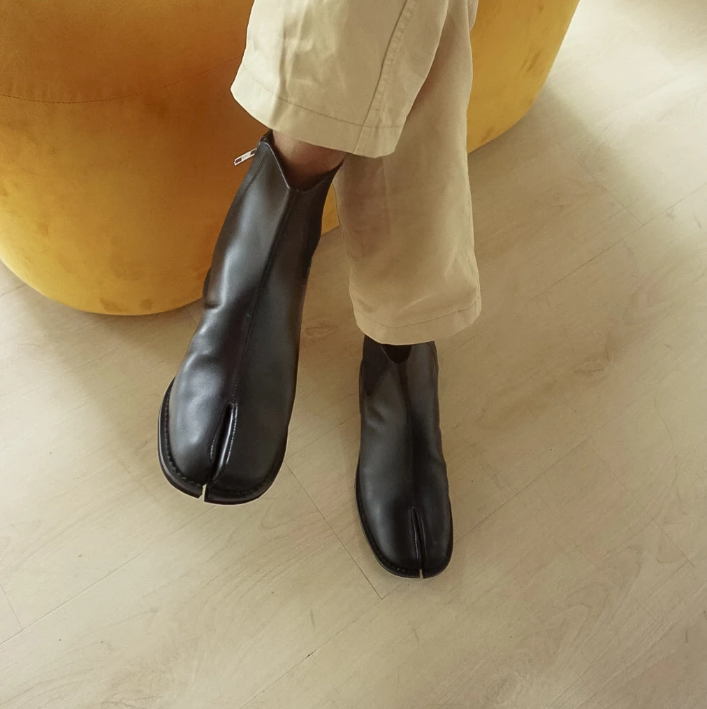 Chelsea Tabi Boots - Image 8