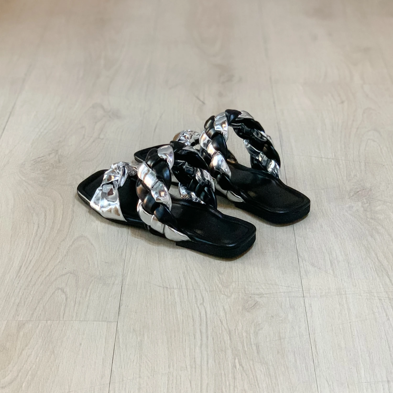 Ebe Slippers - Image 14