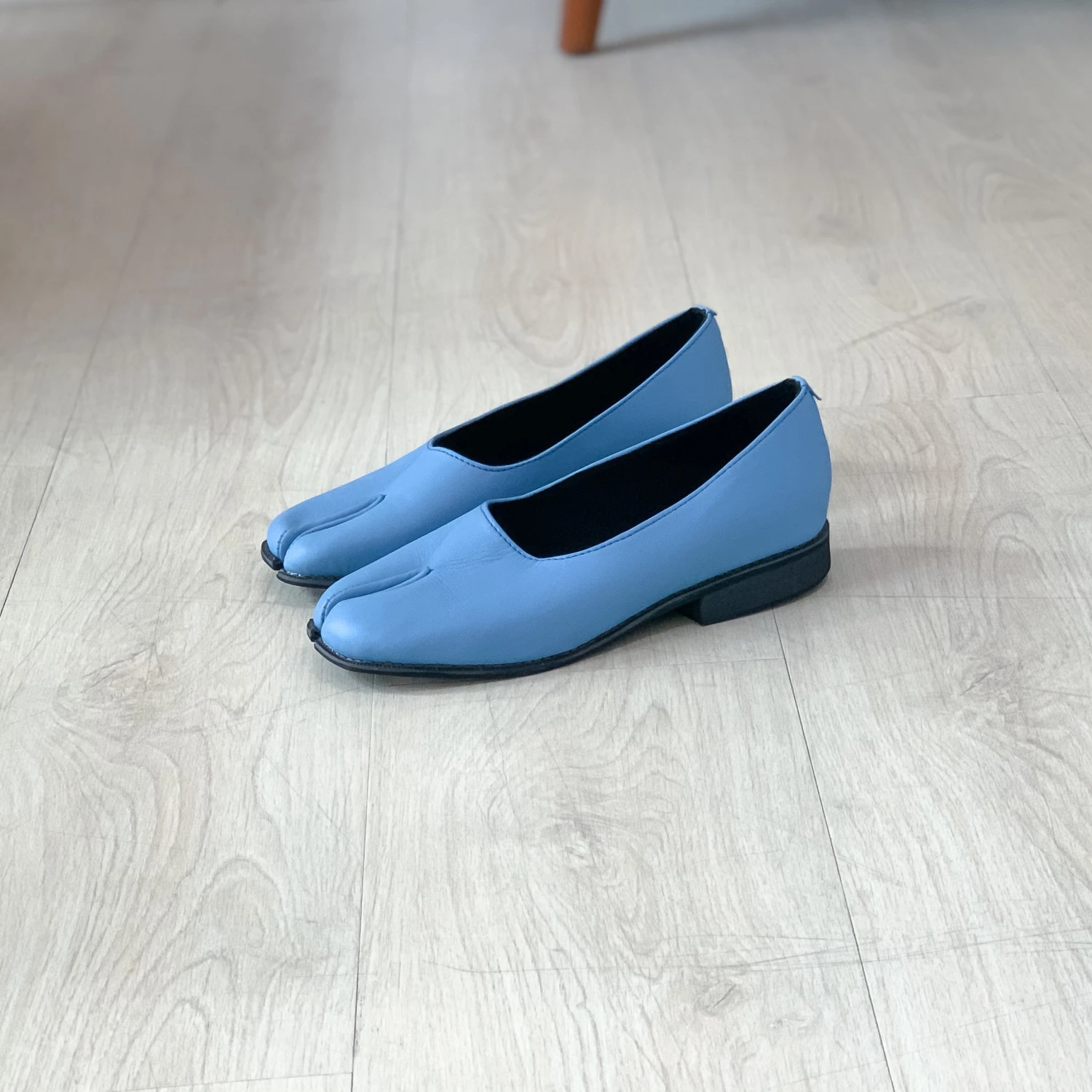 Hana Tabi Flat (Genuine Leather) - Image 2