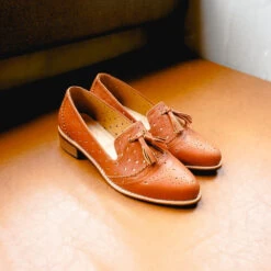 Jetta Flat (3cm Wooden Heels)